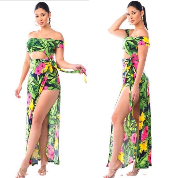 OFF-SHOULDER & OPEN BELLY MAXI-DRESSES - Picture 1 of 1